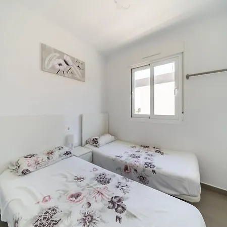 Sunny With Private Pool