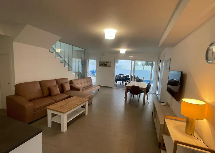 Sunny With Private Pool * 格兰阿利坎特