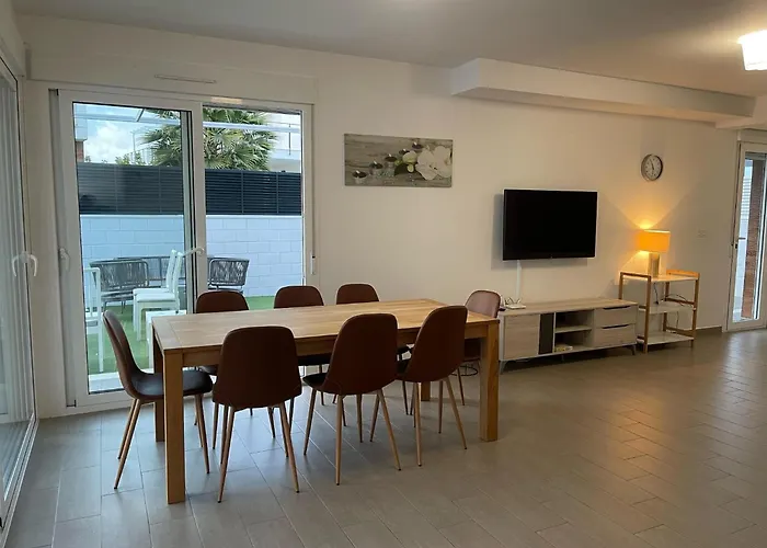 Sunny With Private Pool Villa