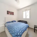 Sunny With Private Pool