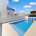 Sunny With Private Pool *